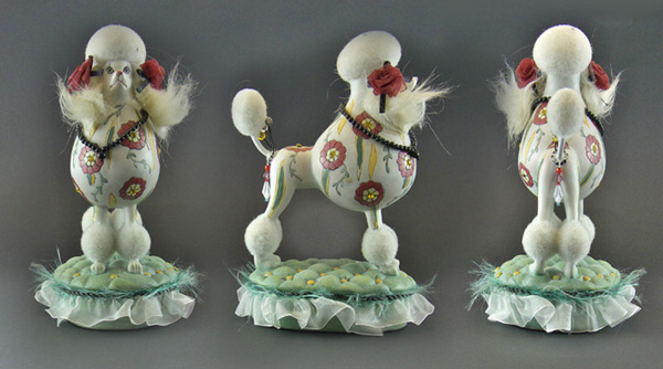 Kitschige Pudelfigur